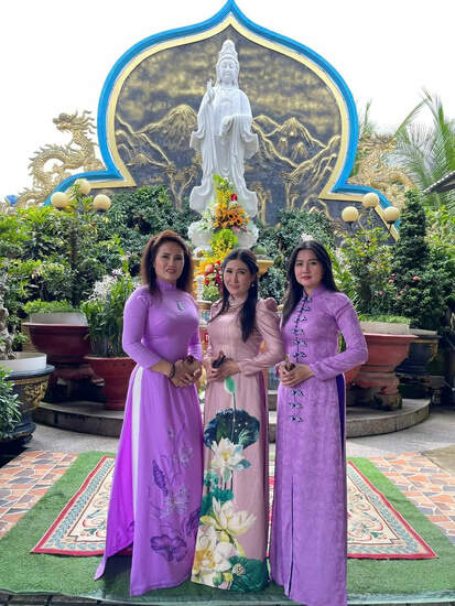 anh ca si minh ngoc di chua thap huong Minh Ngọc Bolero