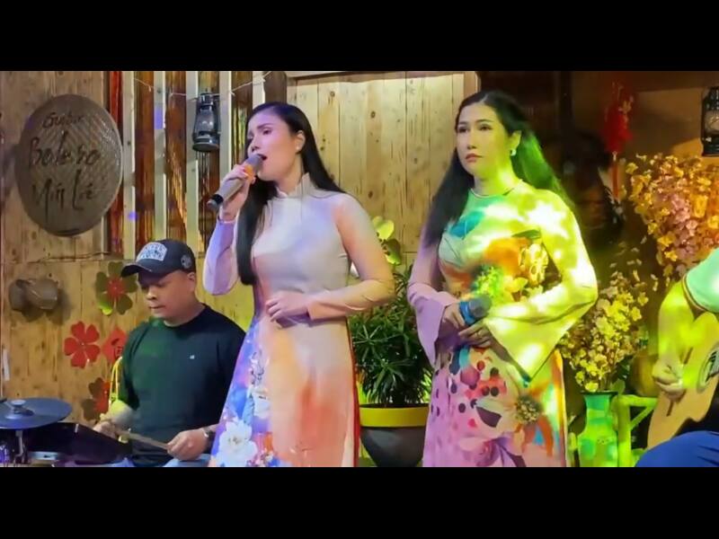 Minh Ngọc trên sân khấu, thể hiện sự thành công trong sự nghiệp âm nhạc