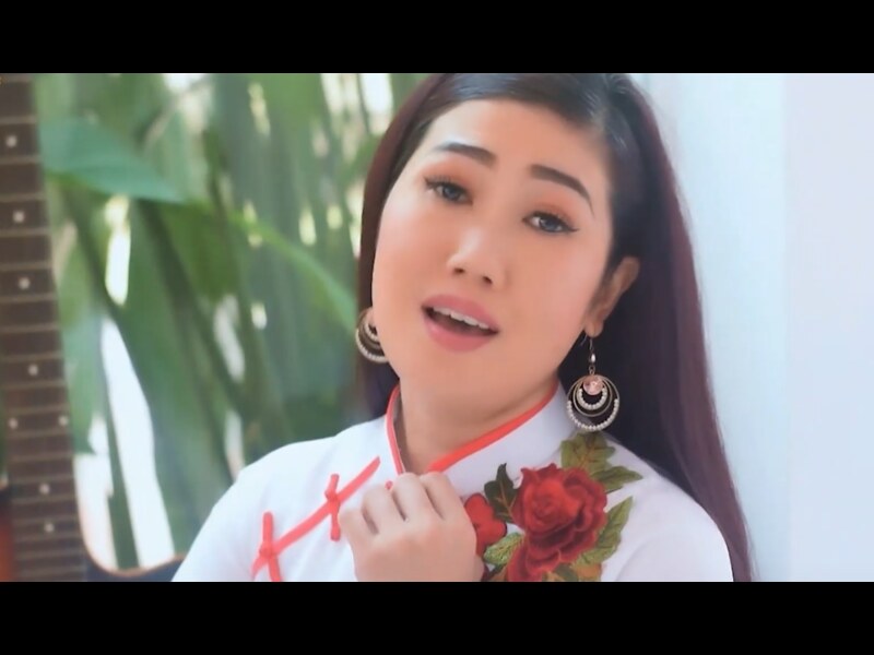Ca sĩ Minh Ngọc thể hiện ca khúc "Sao Anh Đành Phụ Em", lột tả cảm xúc đau khổ